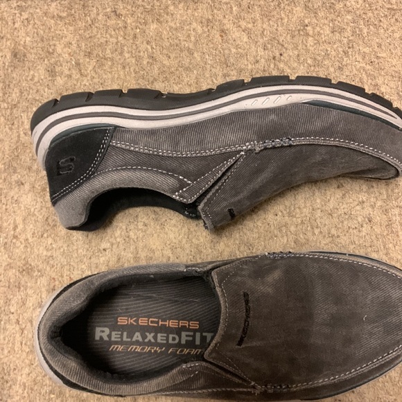 Men's Skechers Casual Walking Shoe size 7 Memory Foam - Picture 3 of 6